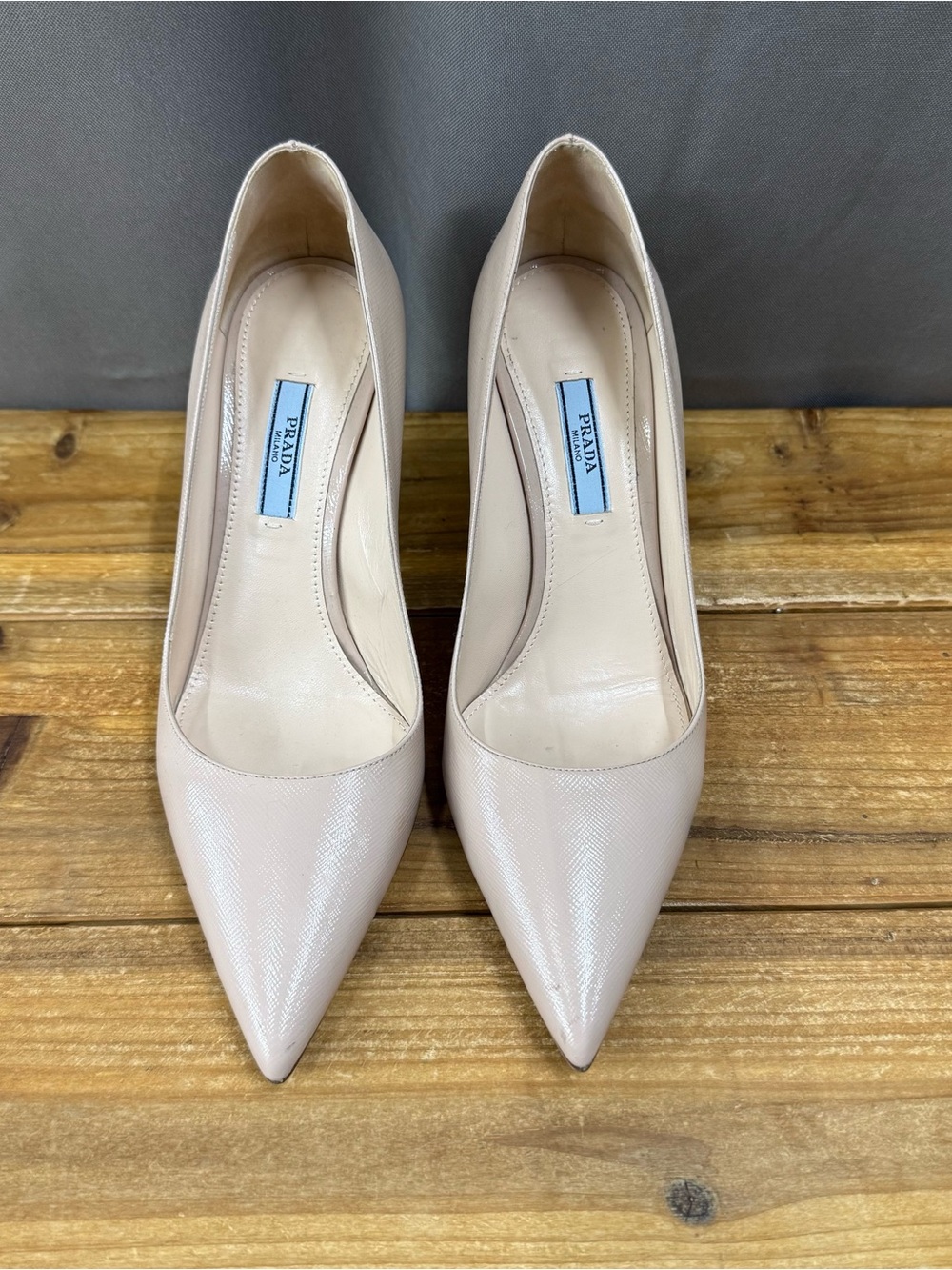 Prada Size 38 Saffiano Pumps